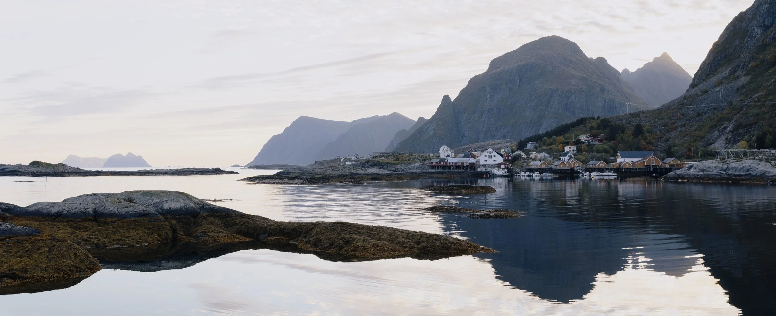 KITCHEN-ON-THE-EDGE-HOLMEN-LOFOTEN-RESTAURANT.jpg