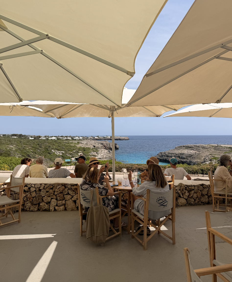 som-sis-chiringuito-binidali-menorca-local-guide.png