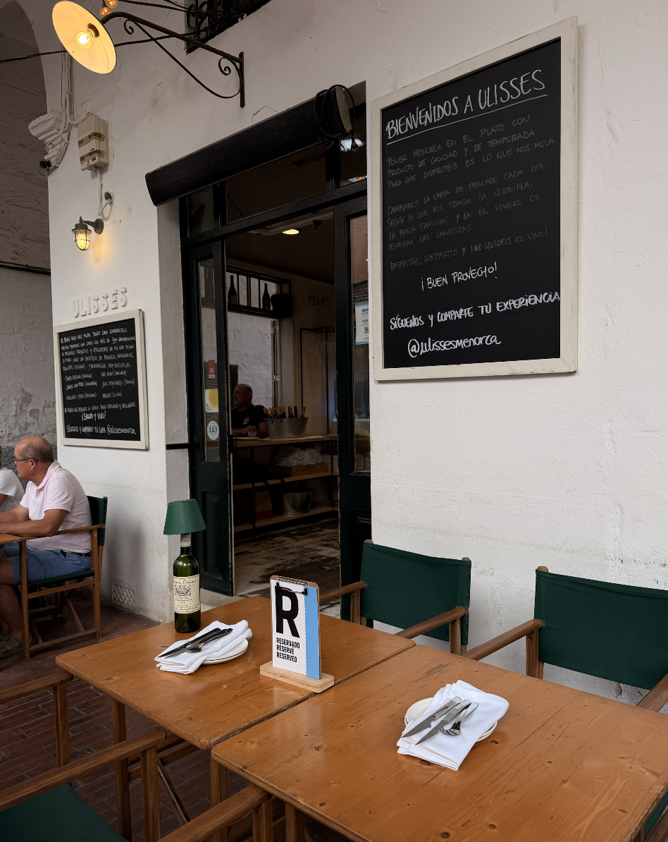 ulisses-bar-menorca-ciutadella-wine-drinks.png