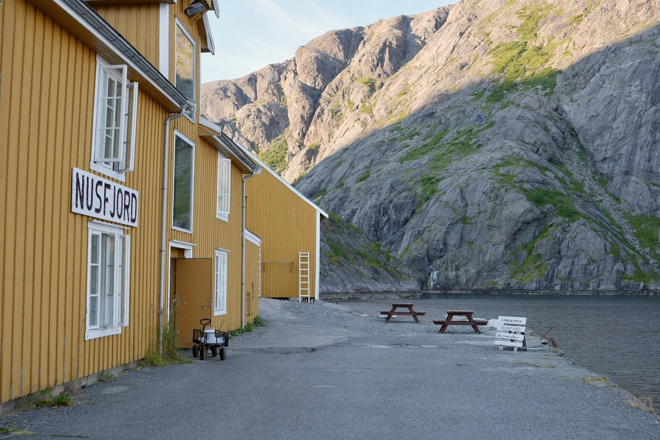 nusfjord-village-resort-hotel-lofoten-yellow-buildings-waterfront-lofoten