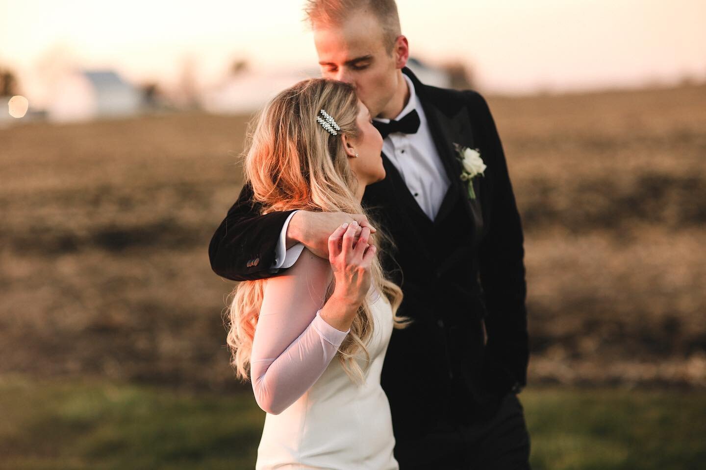 I&rsquo;m just gonna leave these here. These images are pretty much what we are going for with every couple! Real. Authentic. Intimate. Fun. Whimsical. Spontaneous. Timeless. 

Come hang out with us tomorrow night from 6pm-9pm at Haven on the Farm. T