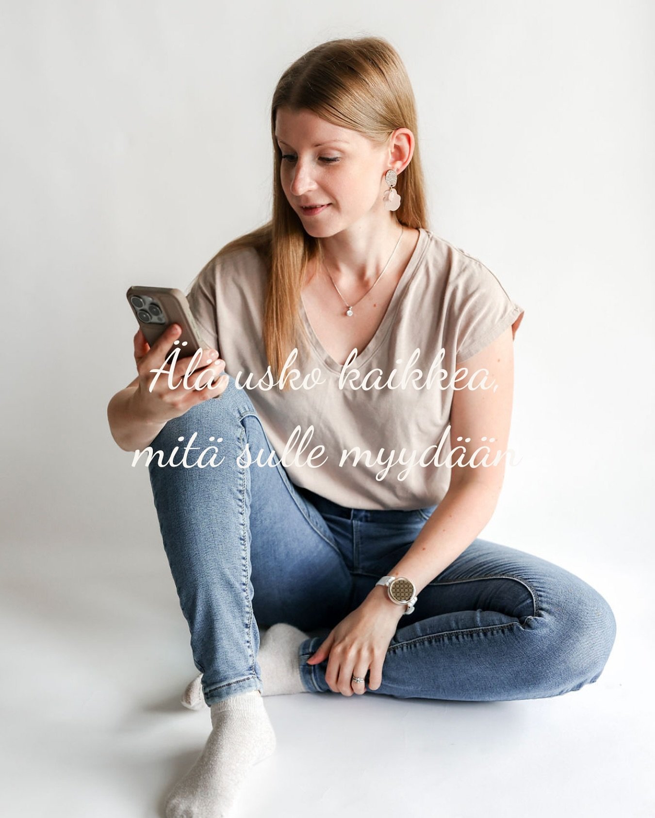 Vuosi sitten p&auml;&auml;tin hankkia itselleni terveysvakuutuksen. Halusin selvitt&auml;&auml;, onko j&auml;rkev&auml;mp&auml;&auml; ottaa vakuutus toiminimen nimiss&auml; vai henkil&ouml;kohtaisesti. 

Pyysin tarjouksen molemmista vaihtoehdoista. N