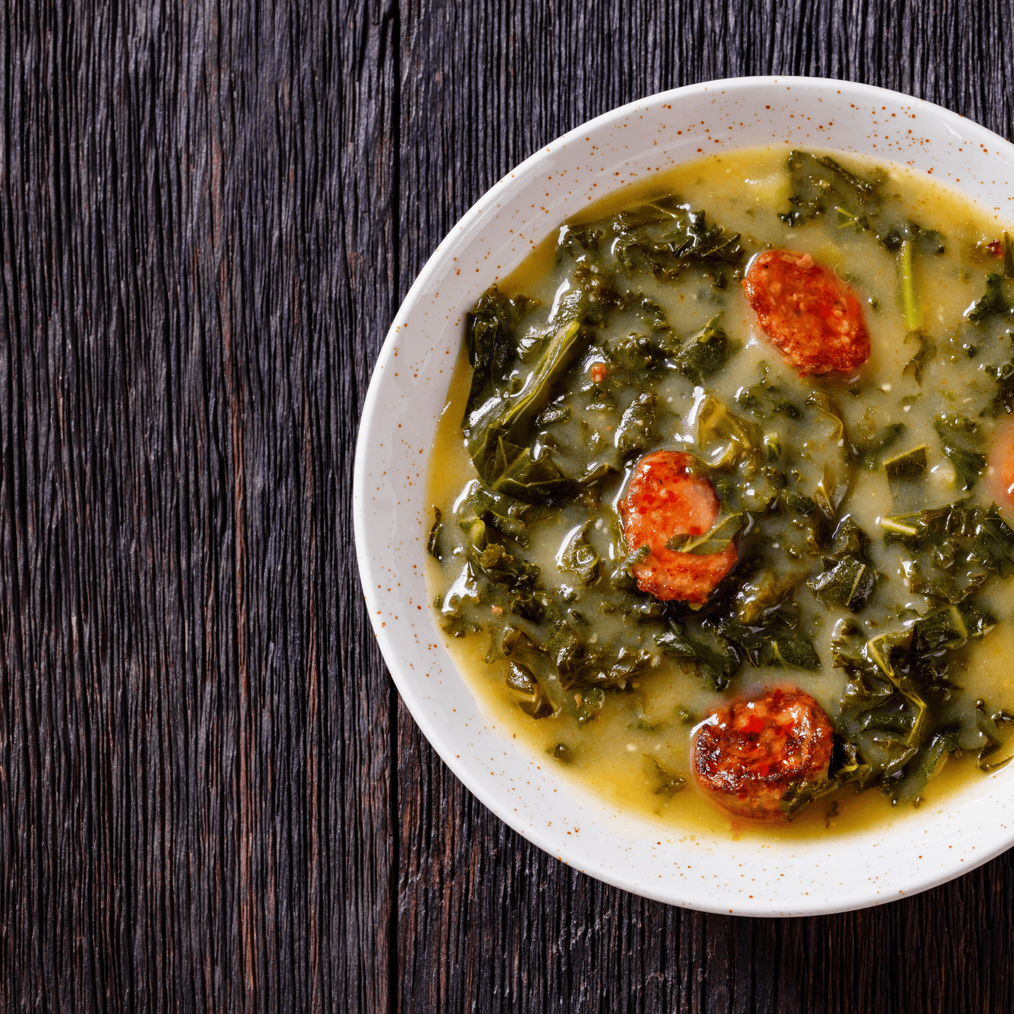Soupe rustique aux légumes verts et chorizo