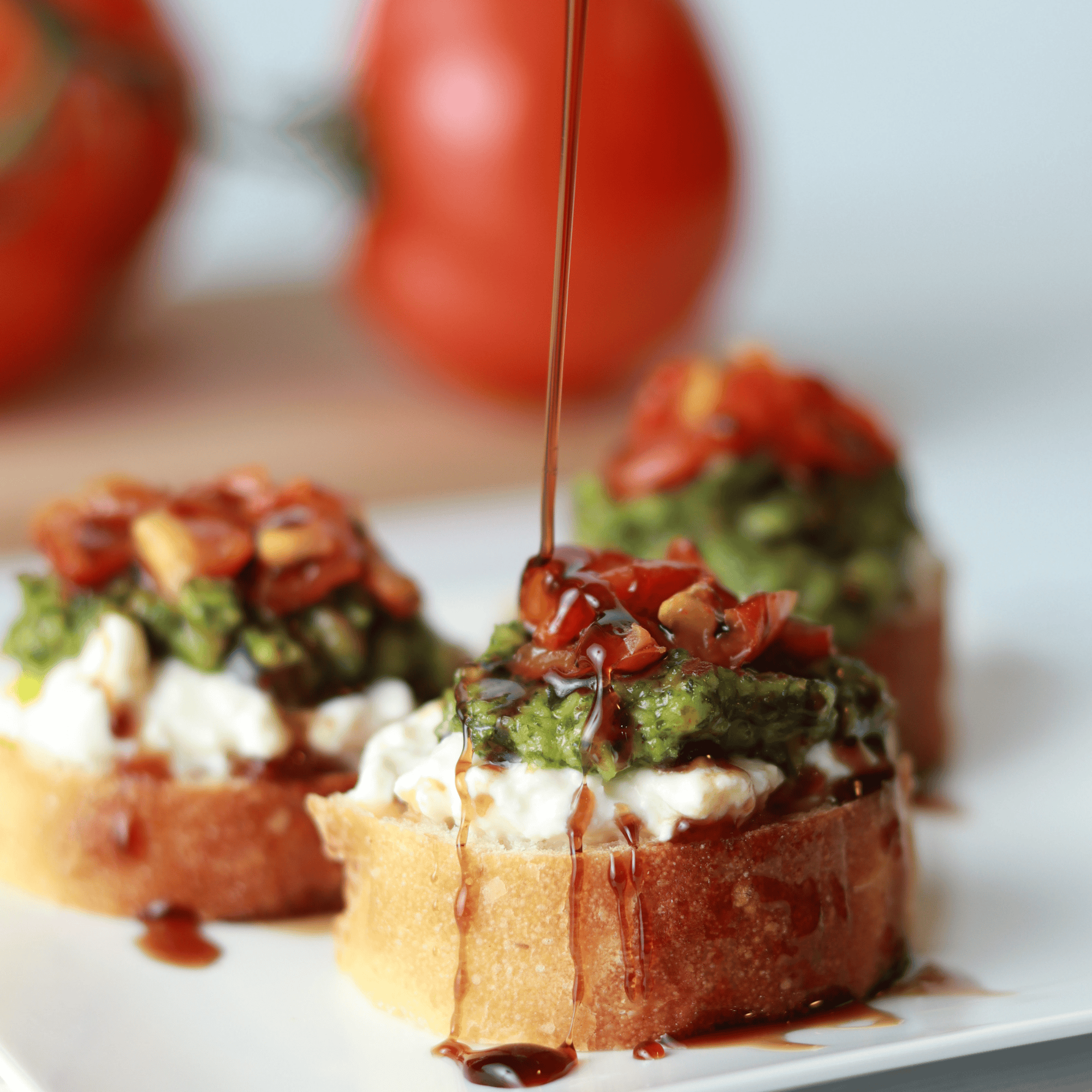 Bruschetta burrata brocolis et tomates confites