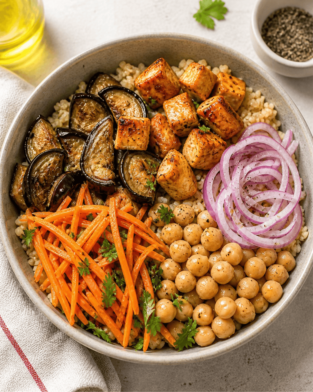 Bowl oriental poulet, boulgour et légumes rôtis
