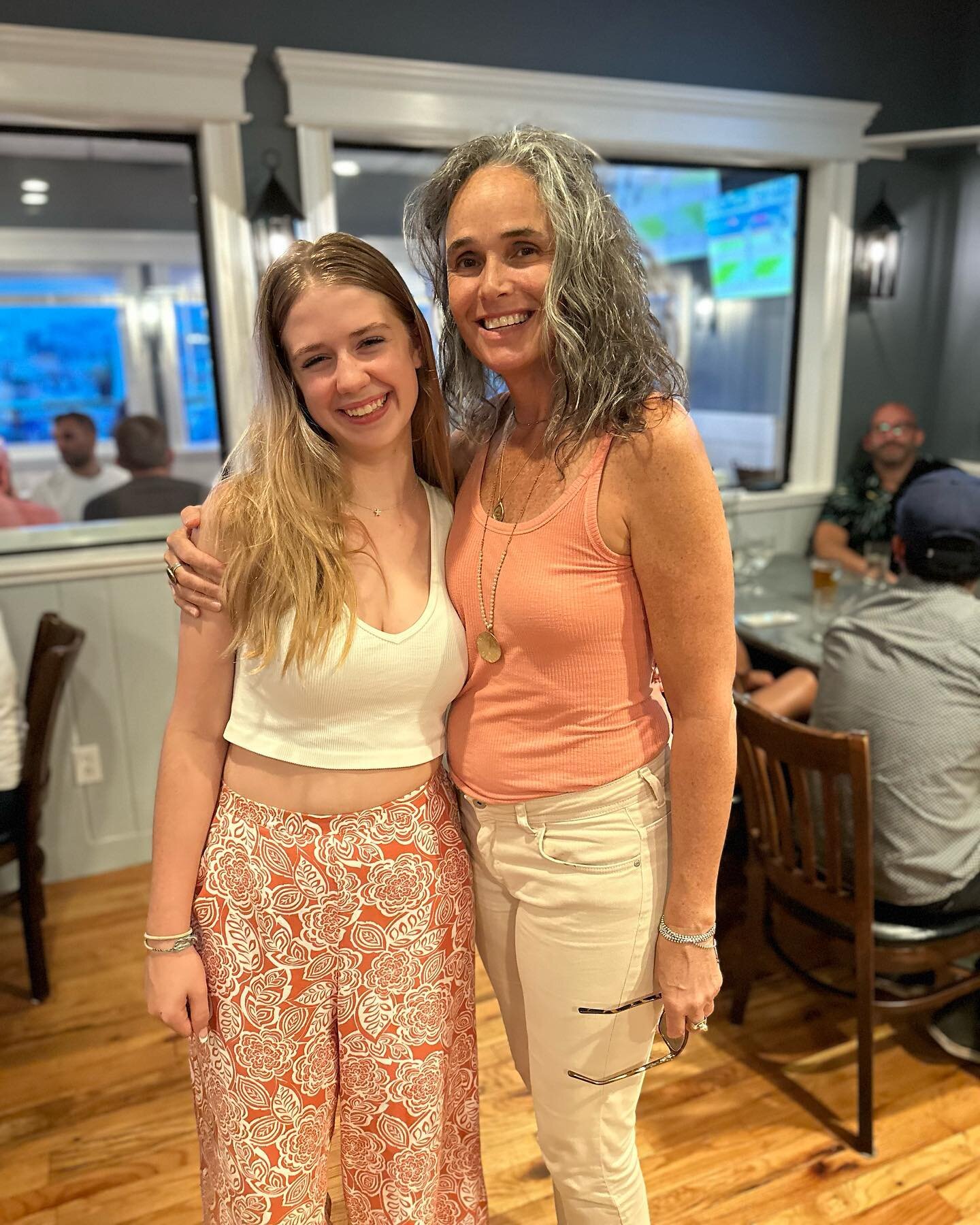 &hellip;there&rsquo;s always a smile to greet you at Fins &amp; Forks!! 
Lilah &amp; Mary-Anne
☀️🌊
#hamptonbays #eastend #hamptonsdining #Southampton #westhampton #hbvibes #beachvibes