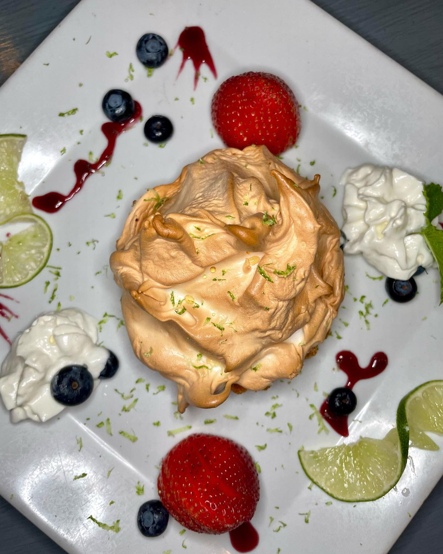 Chef Tommy&rsquo;s picture perfect Key Lime Torte ✨

We can promise you&rsquo;ll be coming back a lot for this one! 

#keylimetorte #freshingredients #dessertlover #hamptonbays #thehamptons #suffolkcounty #longislandlife #longislandeats #southampton 