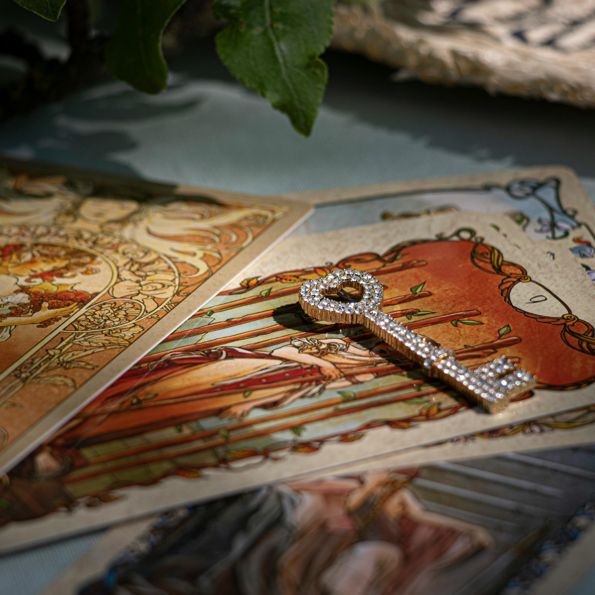 10-Card Unlimited Monthly Tarot Readings (Private Video)