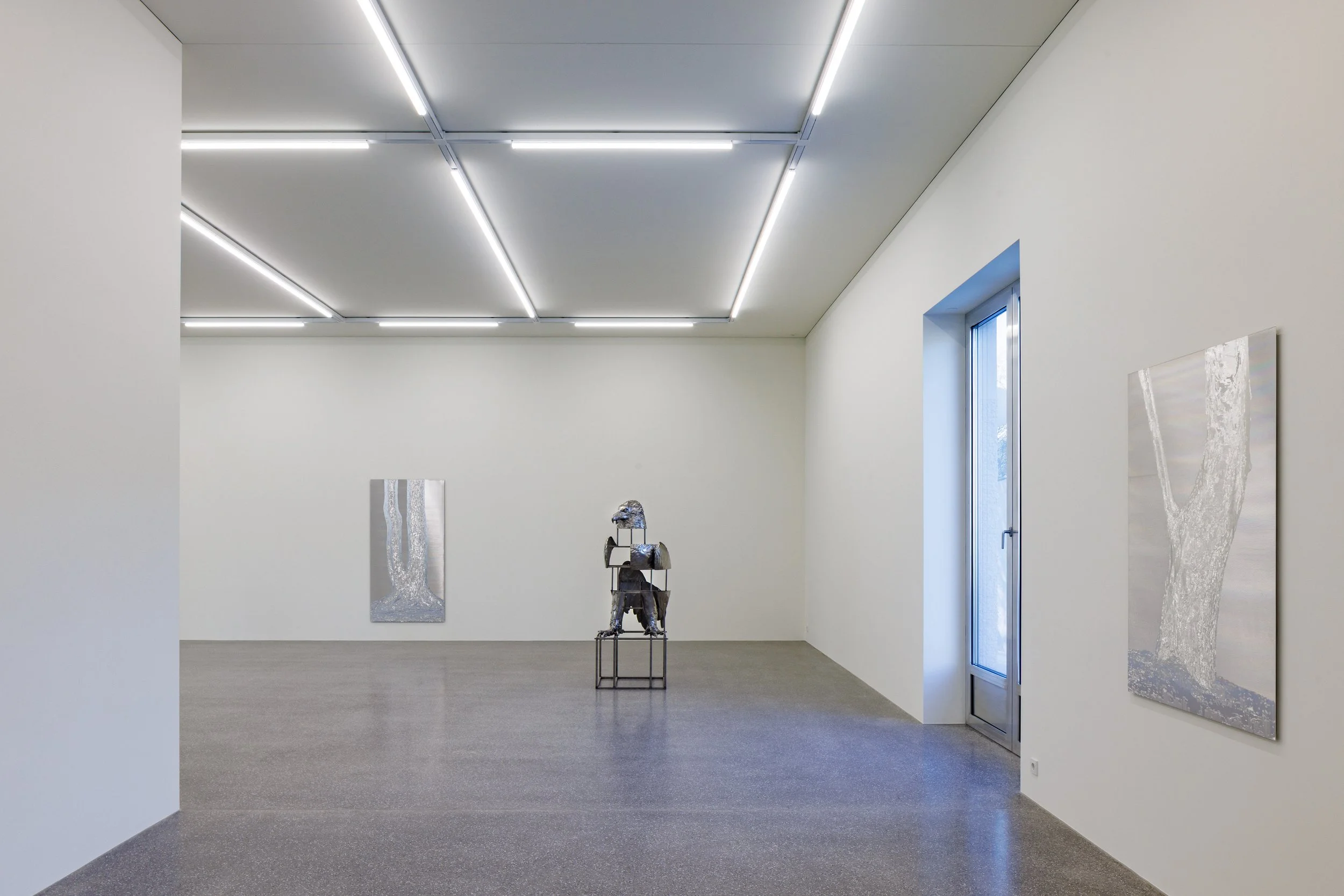 Oliver-Laric_Supported-Files_Galerie-Brugger_2026_installation-view_01.jpg