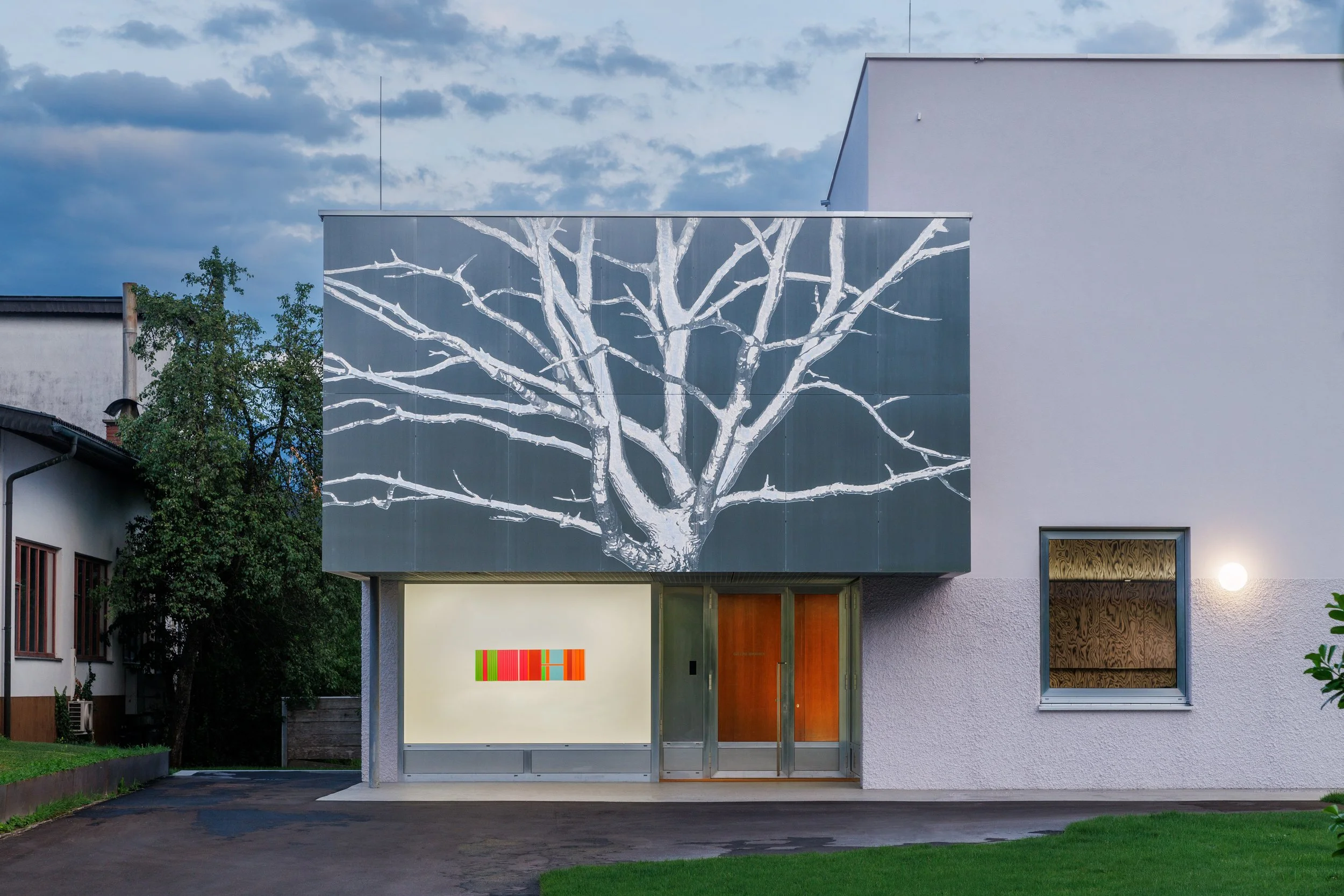 2026_Galerie Brugger_Herbert Hinteregger_Oliver Laric_Y3A9153_DIN A4_Markus Tretter.jpg