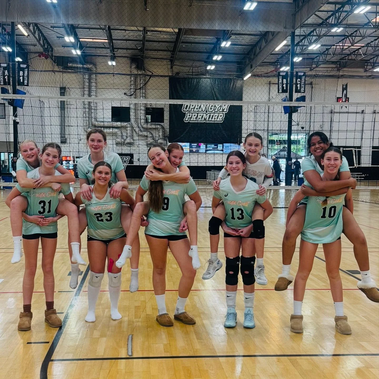 It was a strong, spirited showing for 13 Nalu today for Day 1 of the Entry Tournament in Gold Bracket play! 🌟