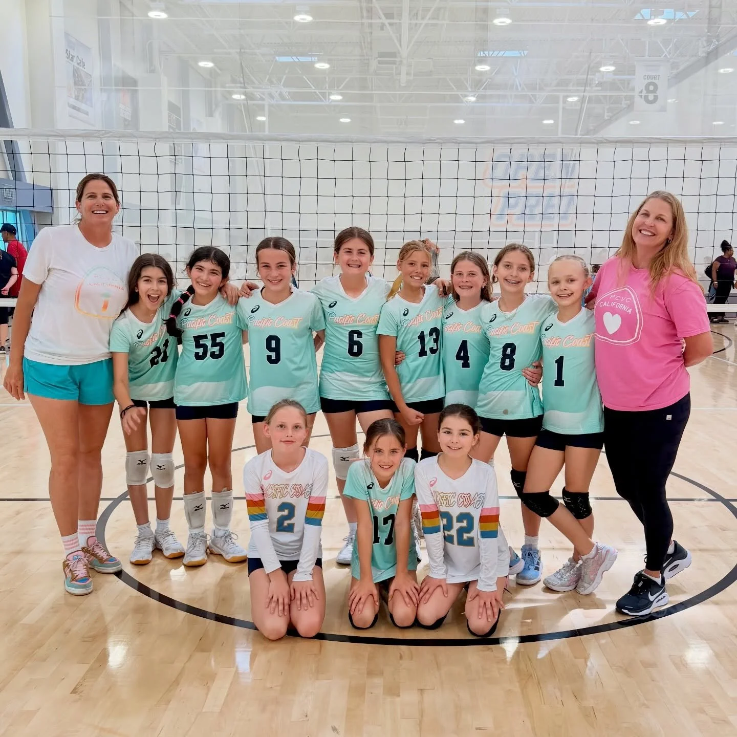 Ain&rsquo;t nothing stopping this crew! Congrats 11 Nalu for going undefeated on the day!

#pacificcoastvolleyballclub #pcvc