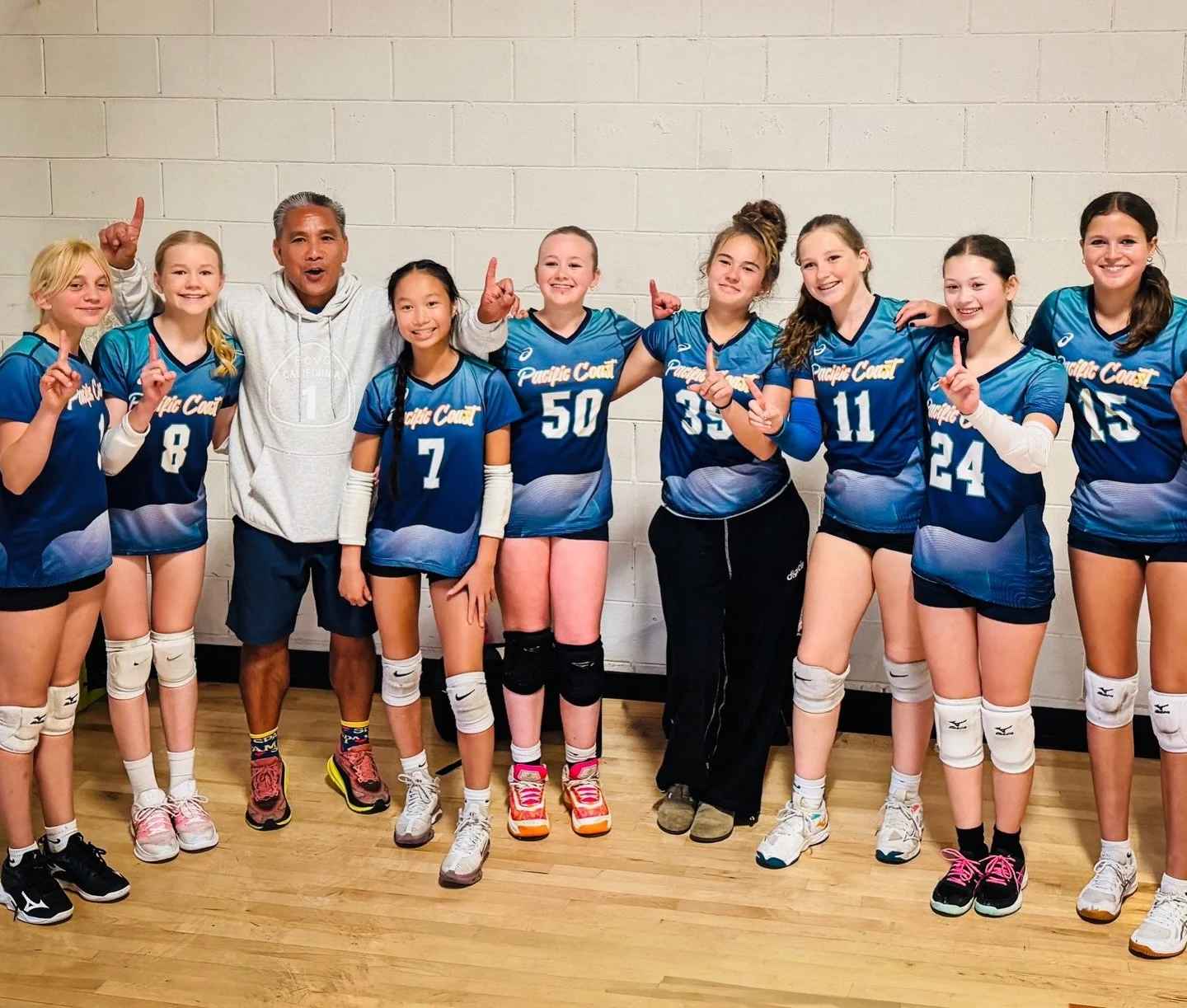 Congrats 14 Moana on an undefeated day yesterday! So proud of this group!

#pacificcoastvolleyballclub #pcvc