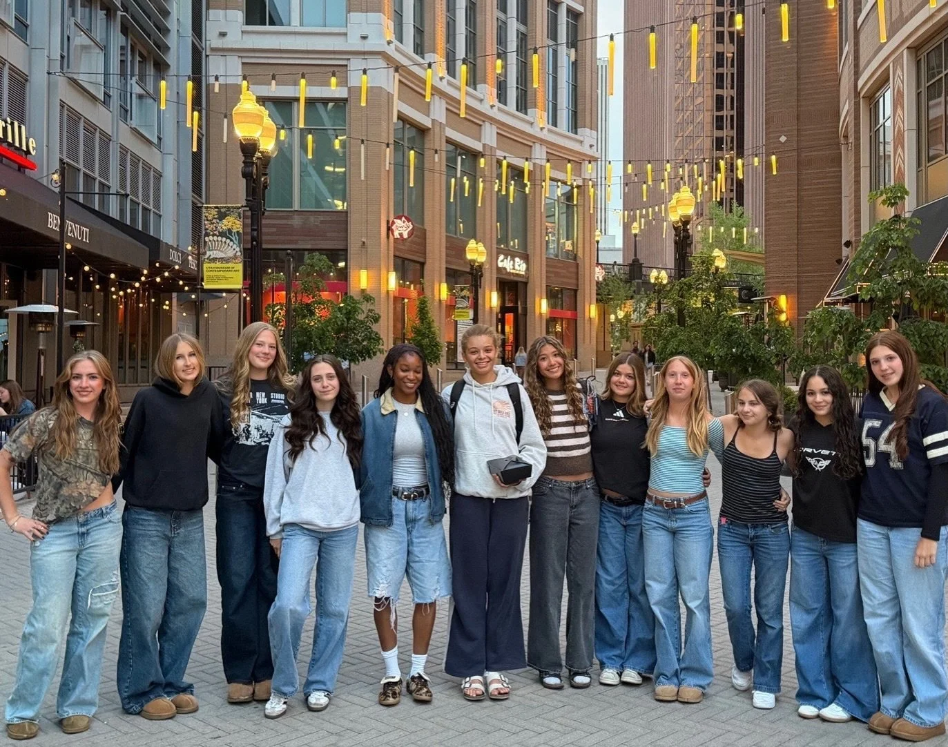 15 Nalu out on the town to celebrate advancing onto Day 2! Congrats girls &amp; let&rsquo;s get after it tomorrow💪

#pacficcoastvolleyball #pcvc