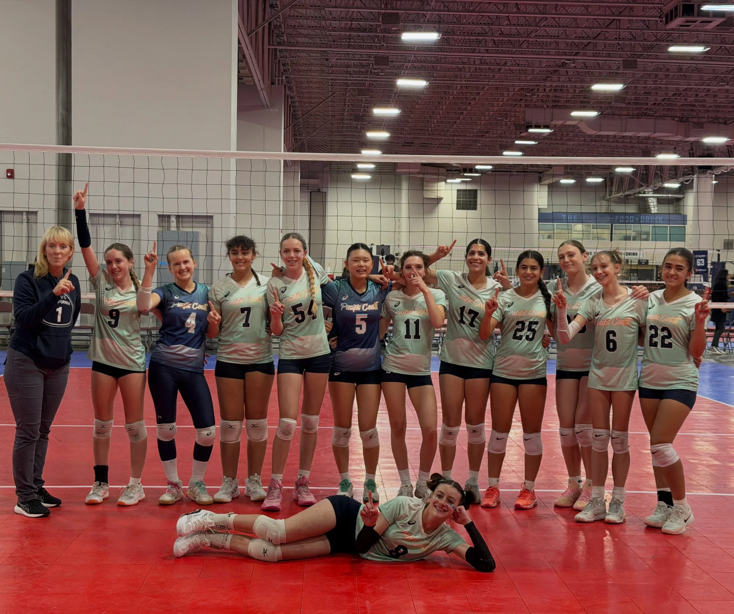 Shoutout 14 Kai for going 3-0 on Day 1 of SLC Showdown! Keep it up the grit and hard work girls💪

#pacificcoastvolleyballclub #pcvc