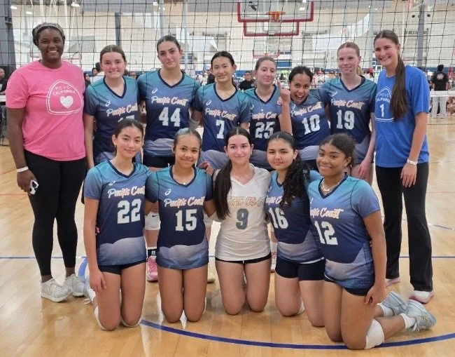 Let&rsquo;s go 14s! Shoutout 14 Nalu for going undefeated on Day 1 of their SCSN Championships! Day 2 here we come

#pacificcoastvolleyballclub #pcvc