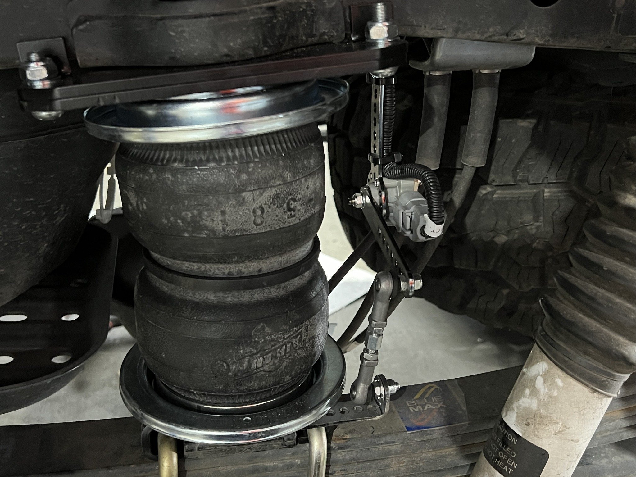 Level Sensor Brackets for Airbag Man