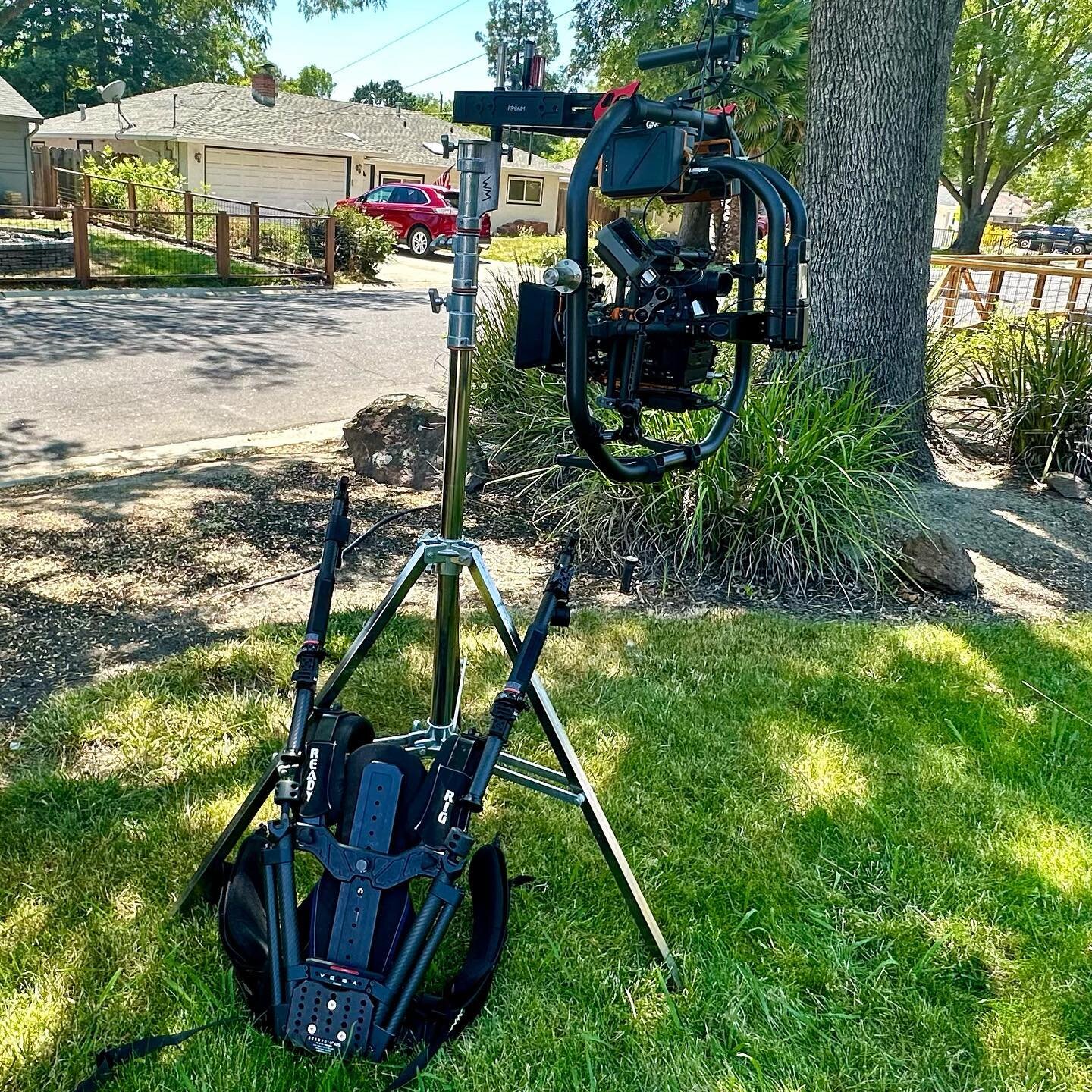 It&rsquo;s always fun when the Movi and Ready Rig come out to play! Testing some new additions to the rig.
.
.
.
.
.
#film #filmmaking #freelance #freelancelife #equipmentcheck #camera #cameraporn #GAS #gear #gearacquisitionsyndrome @freeflysystems #