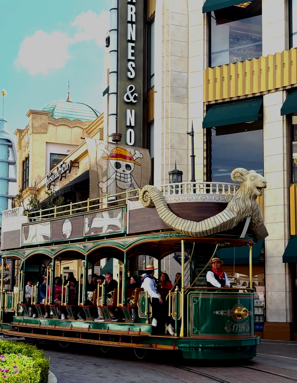 "One Piece" display at "The Grove"
