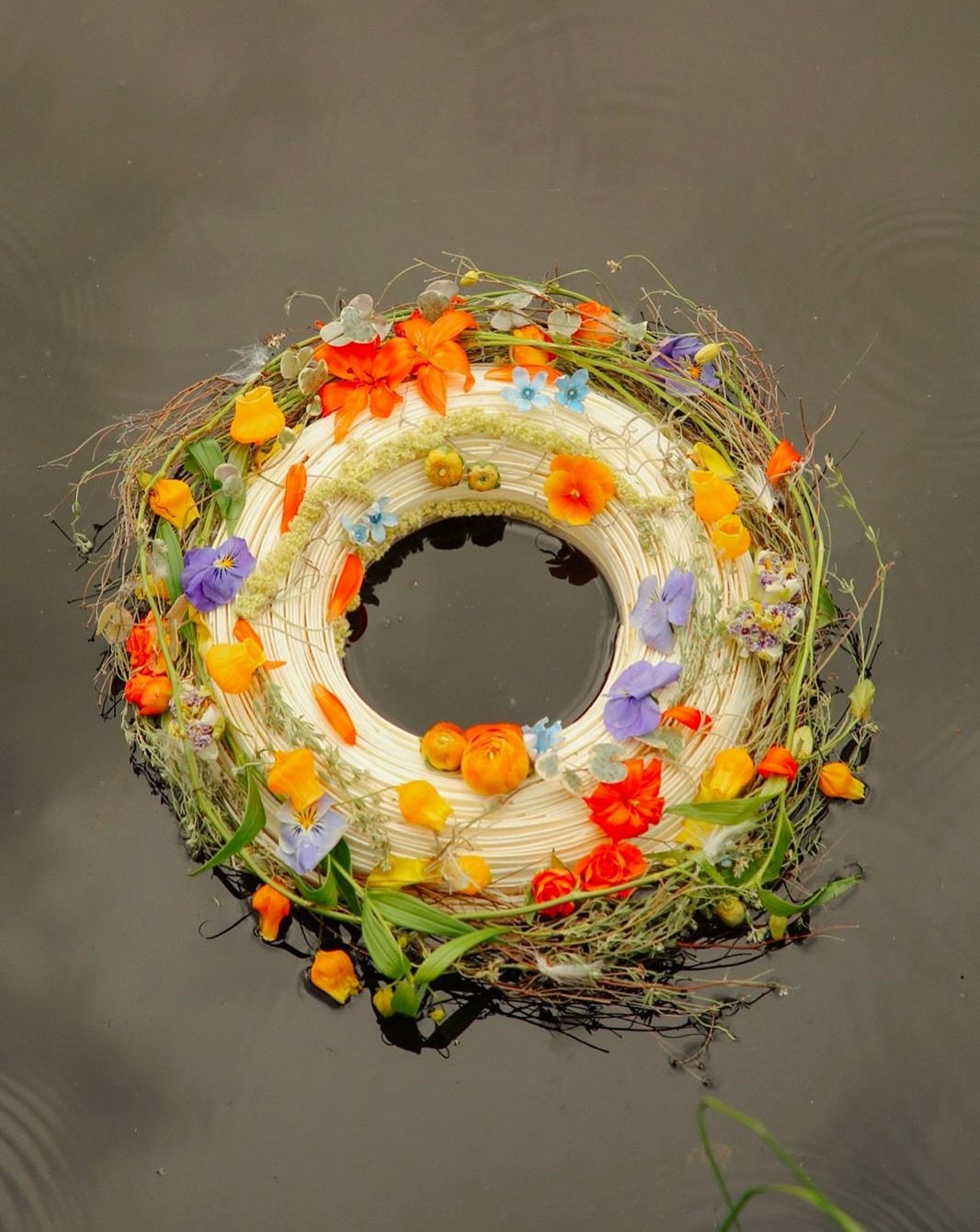 We love a wreath. 
We got asked what our favourite design is to make? and apart from a beautiful bouquet, it has to be a wreath, all kinds really from funeral wreaths, quirky wreaths, dried flower wreaths and even Christmas wreaths. 

This one was ma