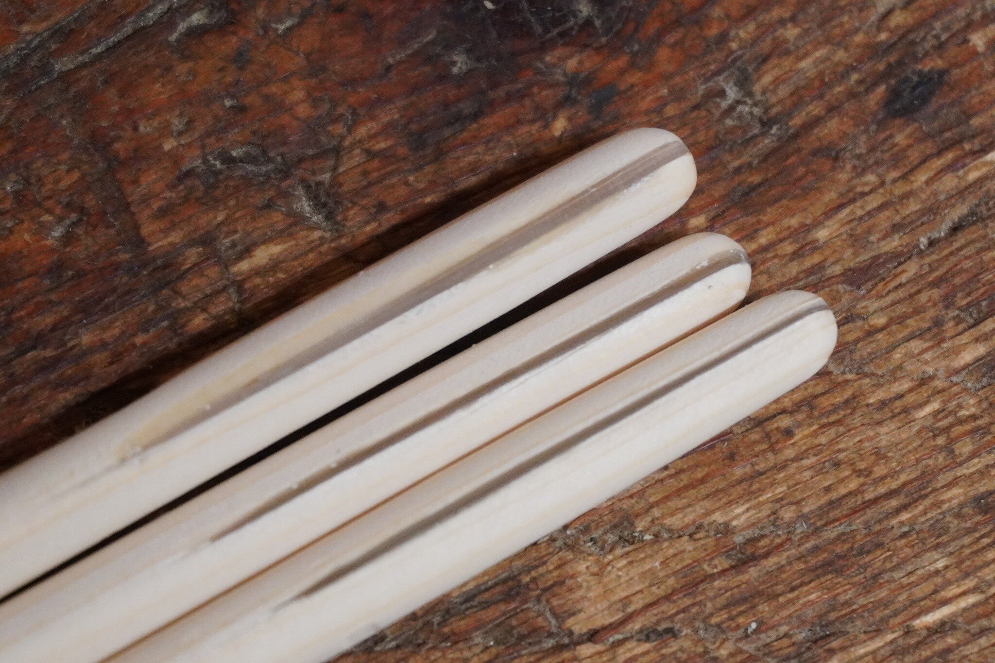 A look on the bench in the workshop. This time I was working on a set of horn inserts. One of the effects of making hand made things is that even though you try to make things as similar as possible it is the small variations that make the beauty of