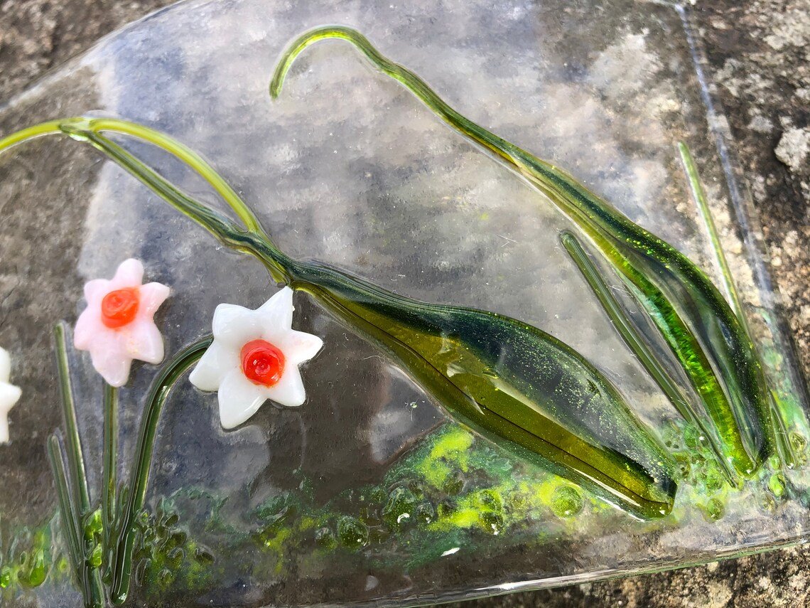 Daffodil fused glass3.jpg