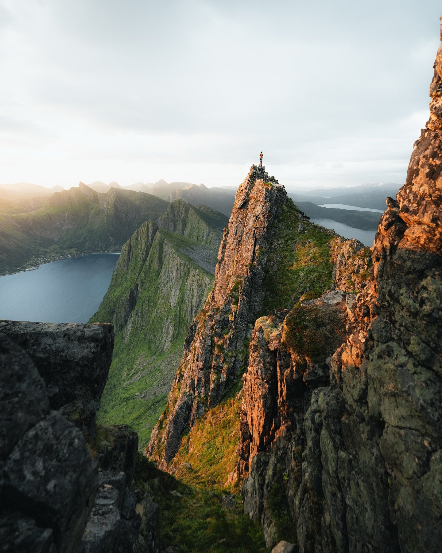 After a sleepless night we made it to this viewpoint just before sunrise. I absolutely love hiking in the dark because you can only make out the rough shapes of the landscape around you and when the sun rises it slowly reveals everything. Especially 