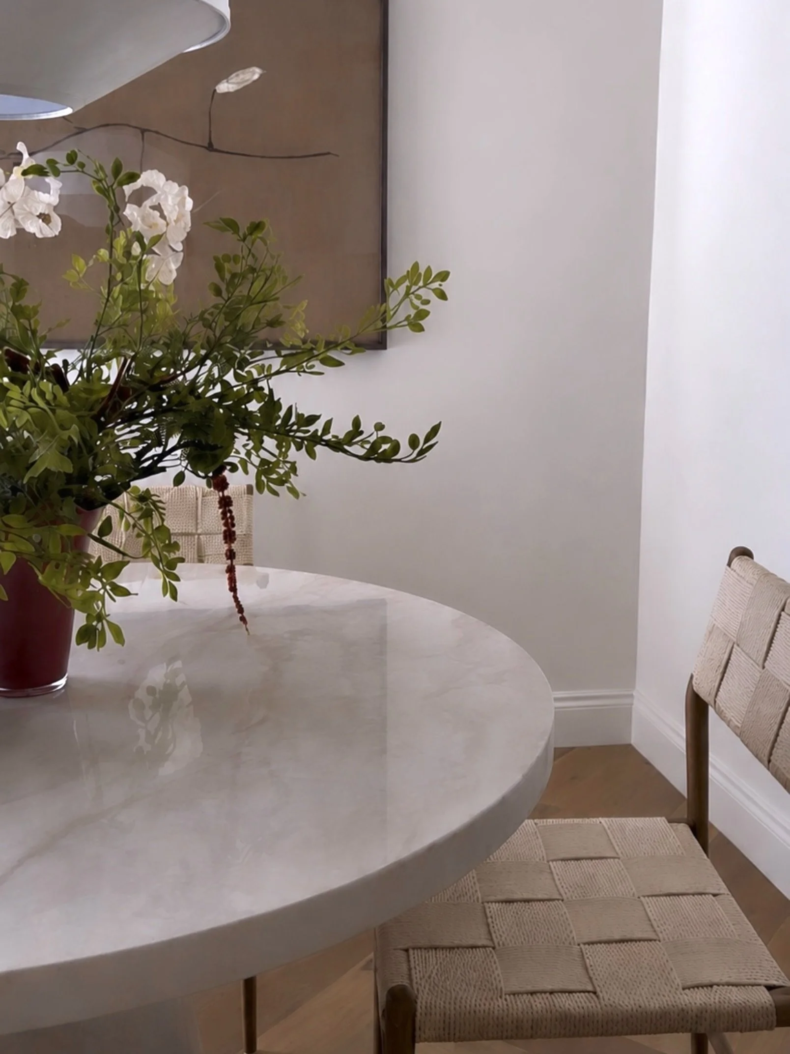 A closer look at Beaufield Mews dining space 

.

#interiordesign#diningspace#residentialdesign#irishinteriors#rossiterstudio