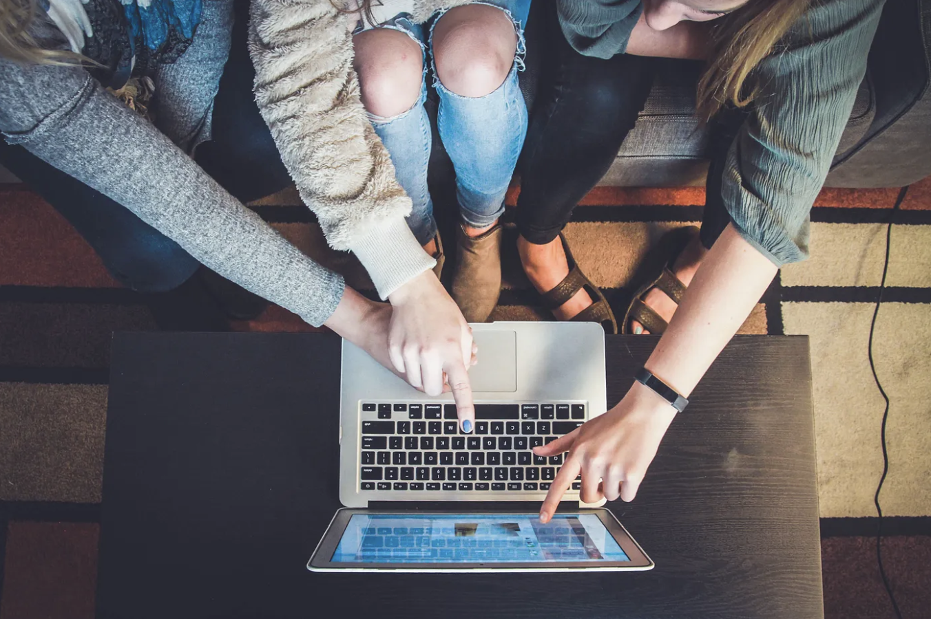Common App Opens Soon: 5 Things G12 Families Should Finish in August and September