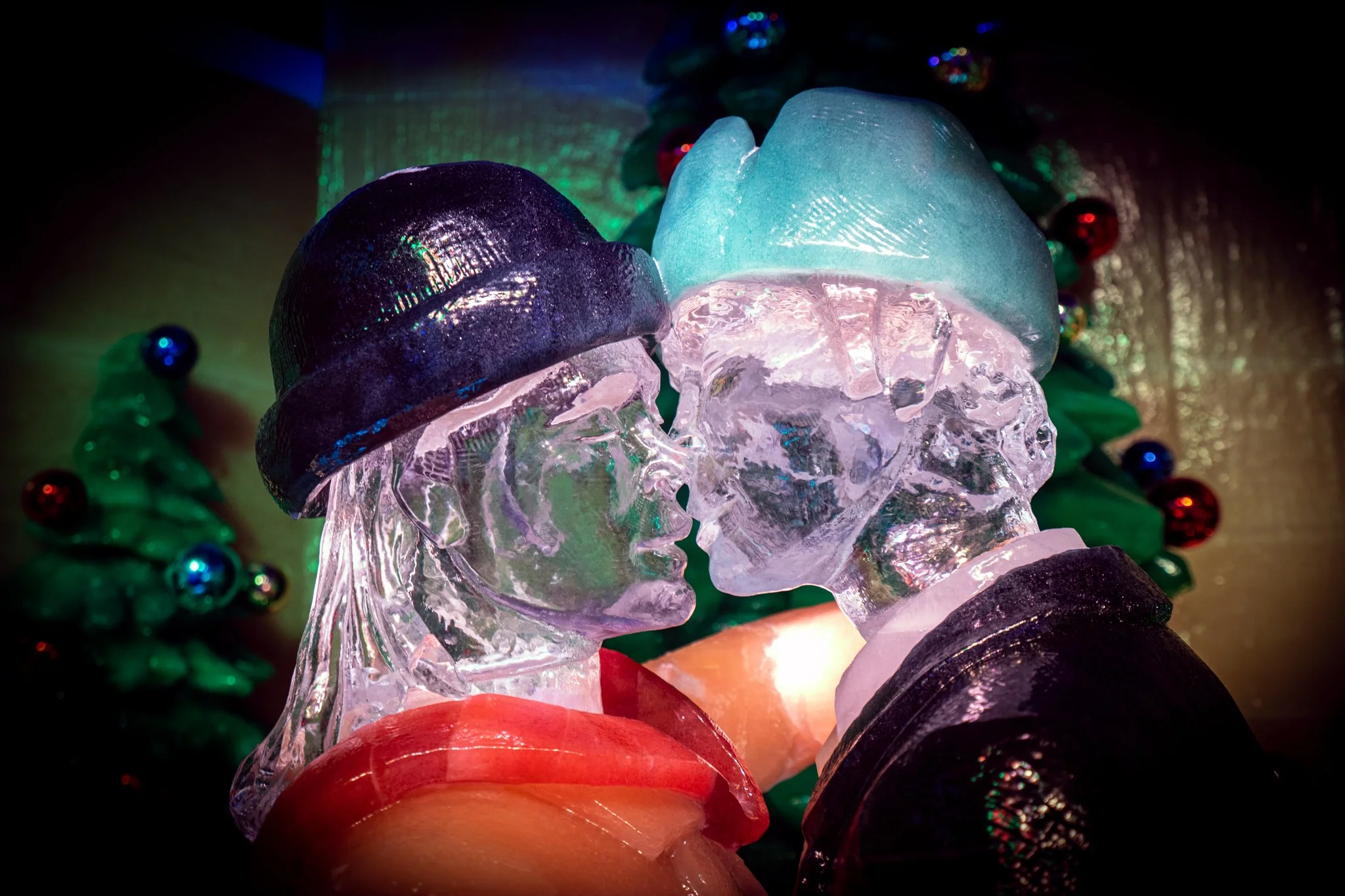 ICE! At Gaylord Texan 
Analog Heart - Art Director
- Negative Space between two sculptures captures an intimate scene