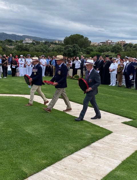 Laying of wreath.2.png