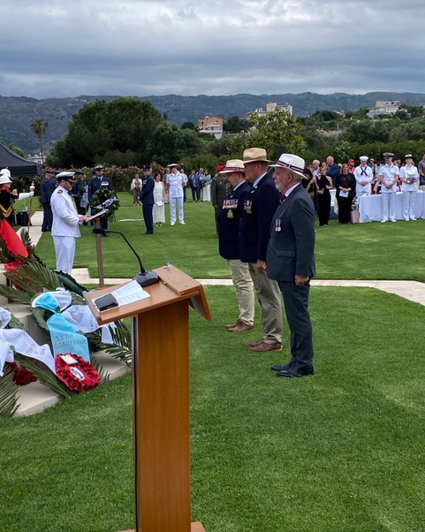 Laying of wreath.3.png