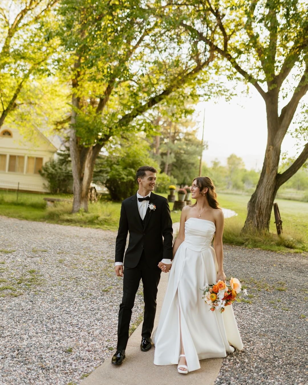 Stephanie + Jared 🤍 8.31
Soft peaches, pops of orange, and wildflower whites&mdash;romantic, timeless, and so dreamy.
Such a beautiful day celebrating these two ✨

📸 : @delaneymorrowphotography 
⛪ : @ristcanyoninn

#flowerstagram #weddingdetails #f