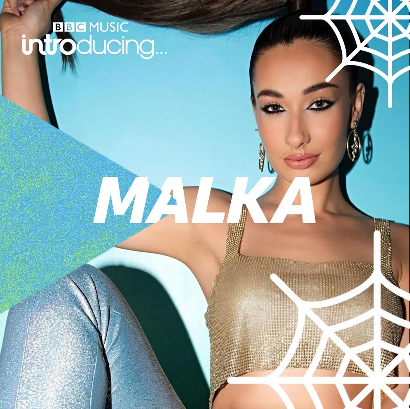 SURPRISE!! So so excited to be a part of BBC Introducing SW&rsquo;s - &ldquo;Spooky Sessions&rdquo; 🎃👻🎤 Tune in tonight to @bbcintroducingsouthandwest and hear my Spanglish (🇪🇸 &amp; 🇬🇧) cover of &ldquo;Thriller&rdquo; by MJ 🎸huge thank you t