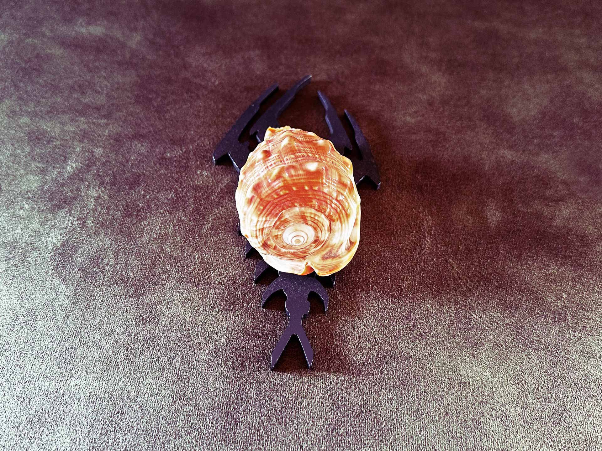 tiny-creature-sculpture-von-hauerland-i.jpg