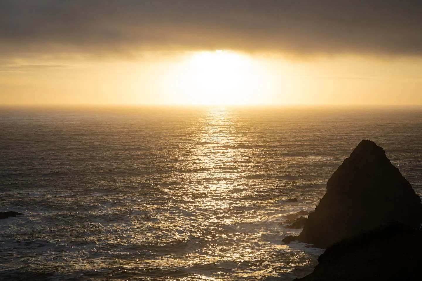 Some places quiet the mind without trying. The air softens, the light turns gold, and the horizon feels endless&mdash;a reminder that peace isn&rsquo;t found; it&rsquo;s remembered.

#quietadventure #landscapephotography #californiacoast #sunsetmagic