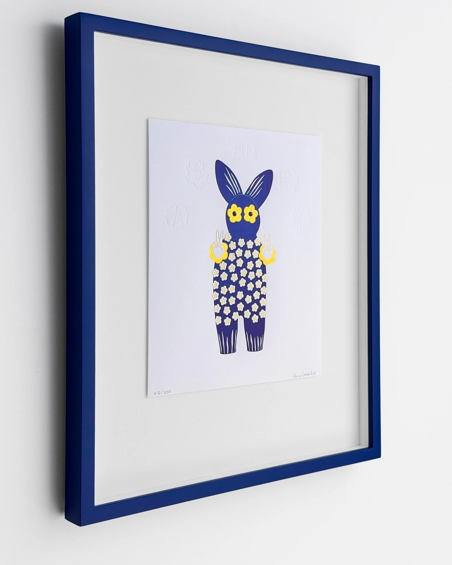 Was an absolute joy framing @vipooart's limited edition print 'Bloom Fortune Guardian' 💙 

Print raised and floated mounted over conservation matboard within a blue colour matched and custom painted oak frame behind anti-reflective glazing to let th