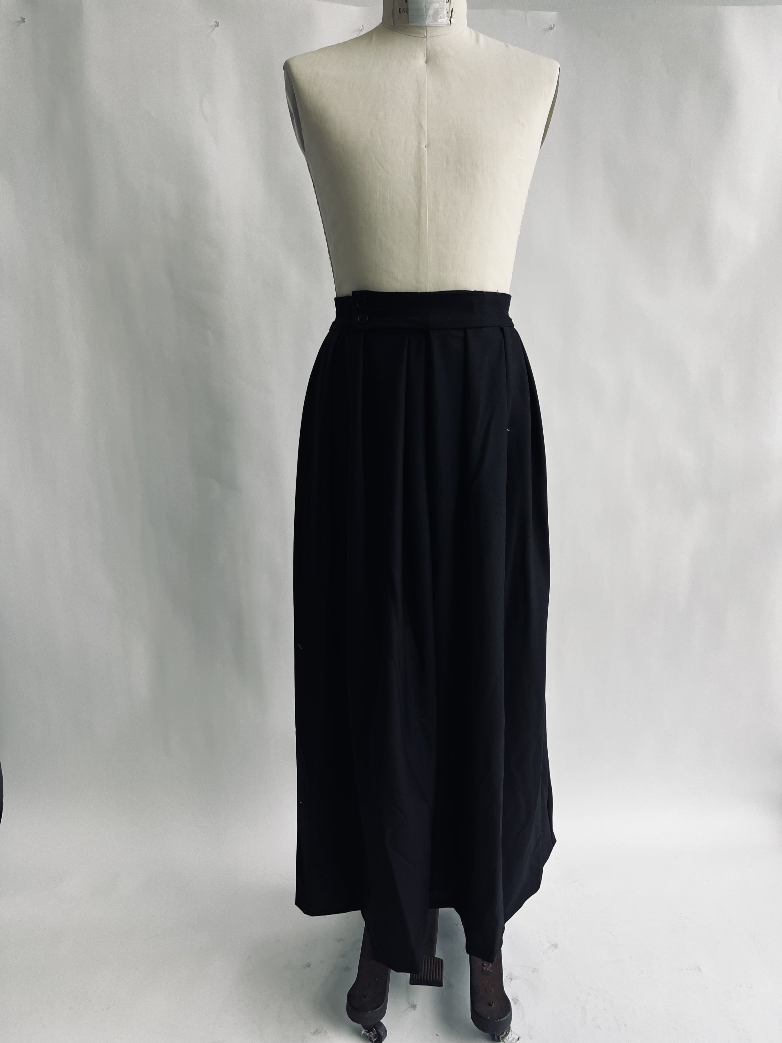 The Pleated Wide-leg
