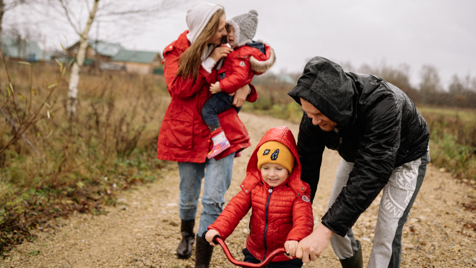 Family of 4 on a stroll