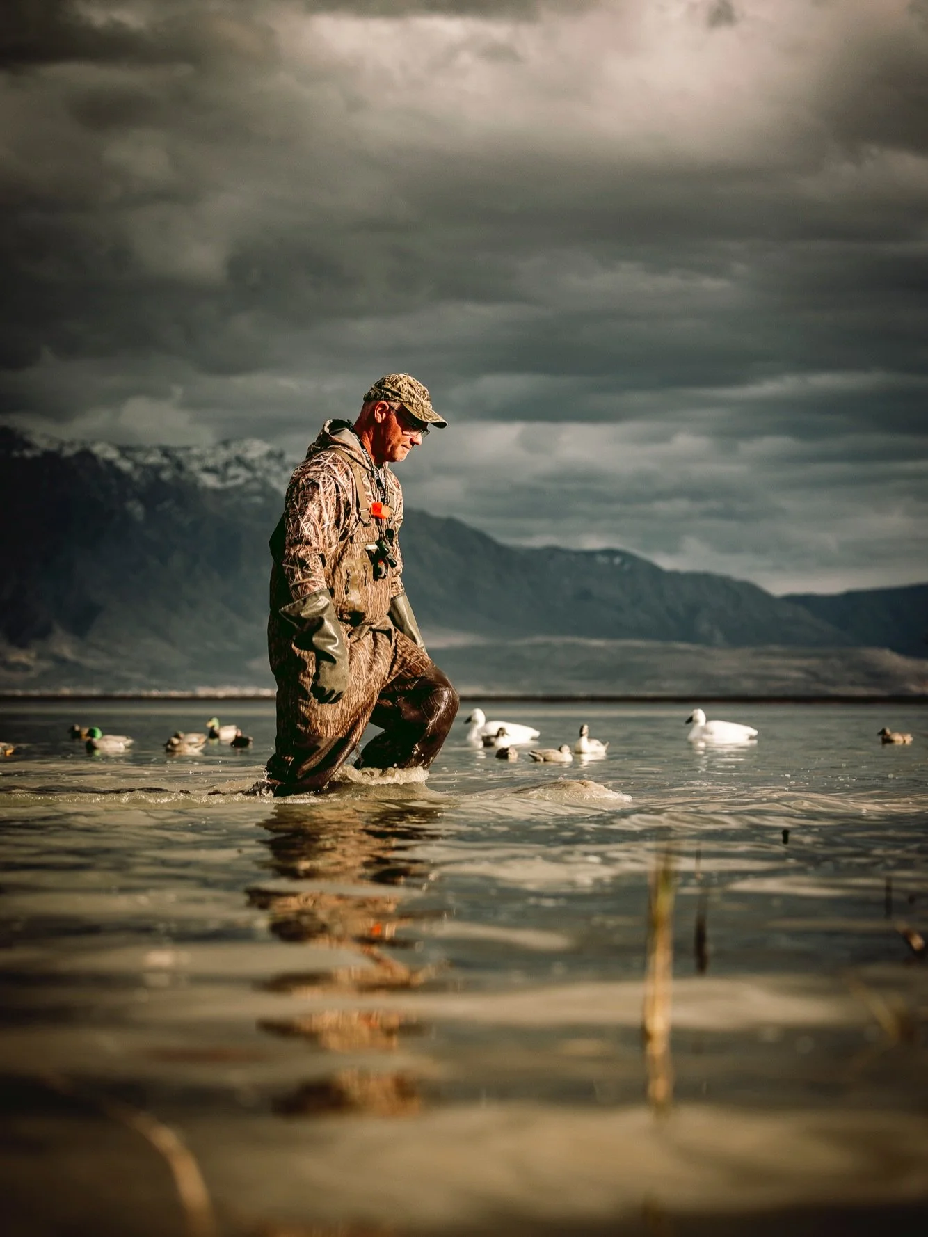 Waterfowl is fast becoming one of my favorite things to hunt and photograph in the fall. The golden light, gorgeous sunrises and sunsets, idyllic landscapes, and the blend of quiet moments and explosive action are making it an unforgettable experienc