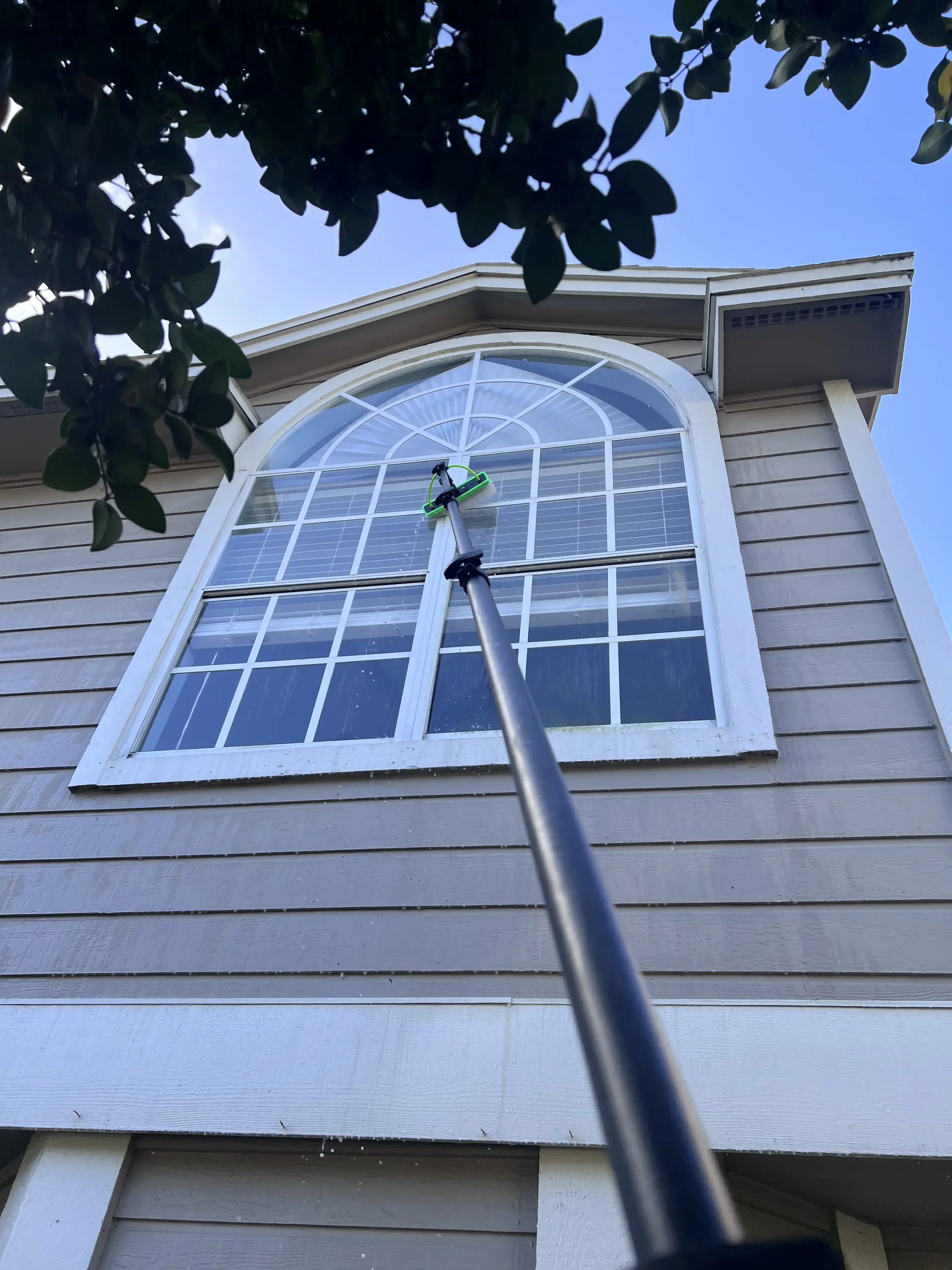 Orlando window cleaning using a water fed pole