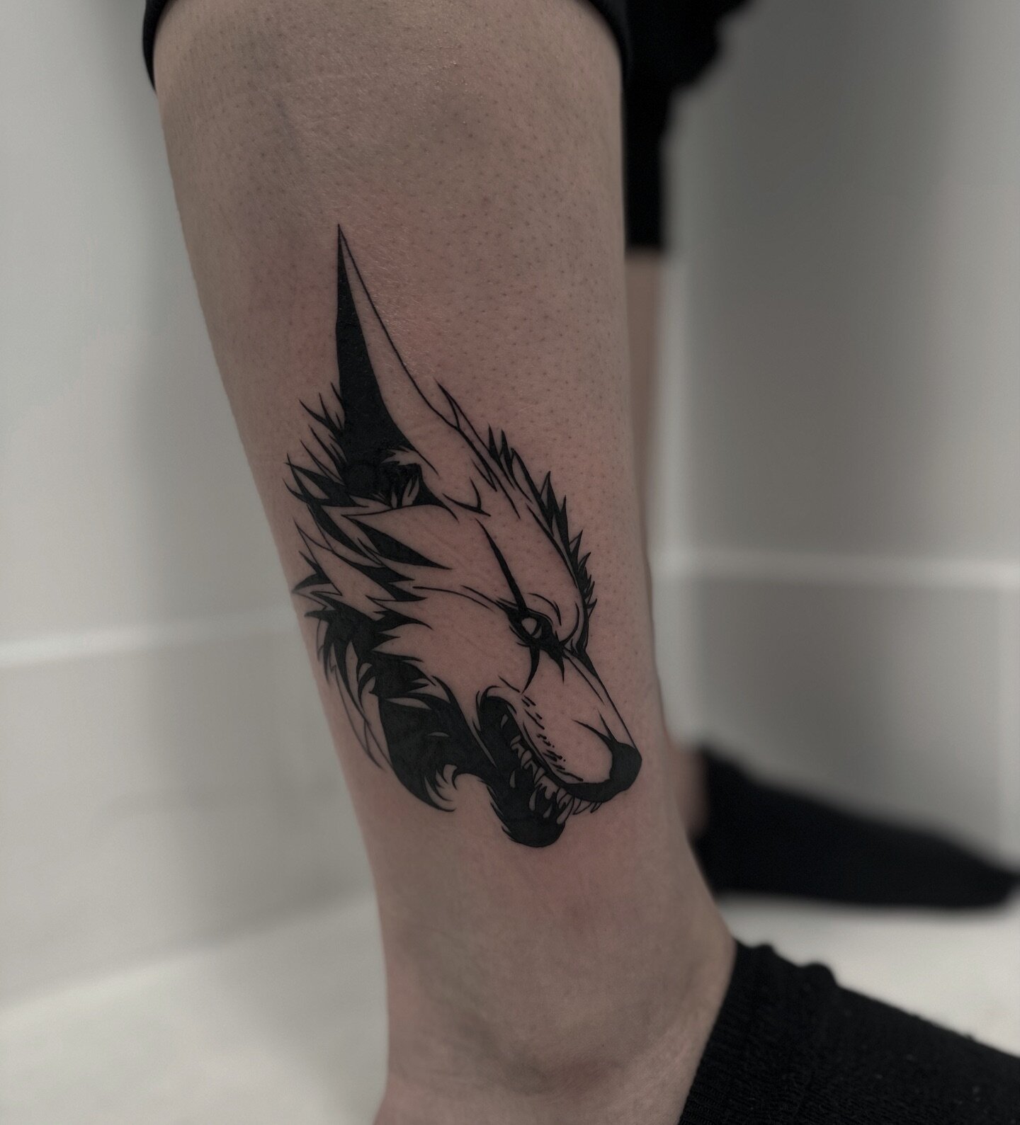 Wolf from my flash on Hannah from today 🖤 thanks dude! 🖤