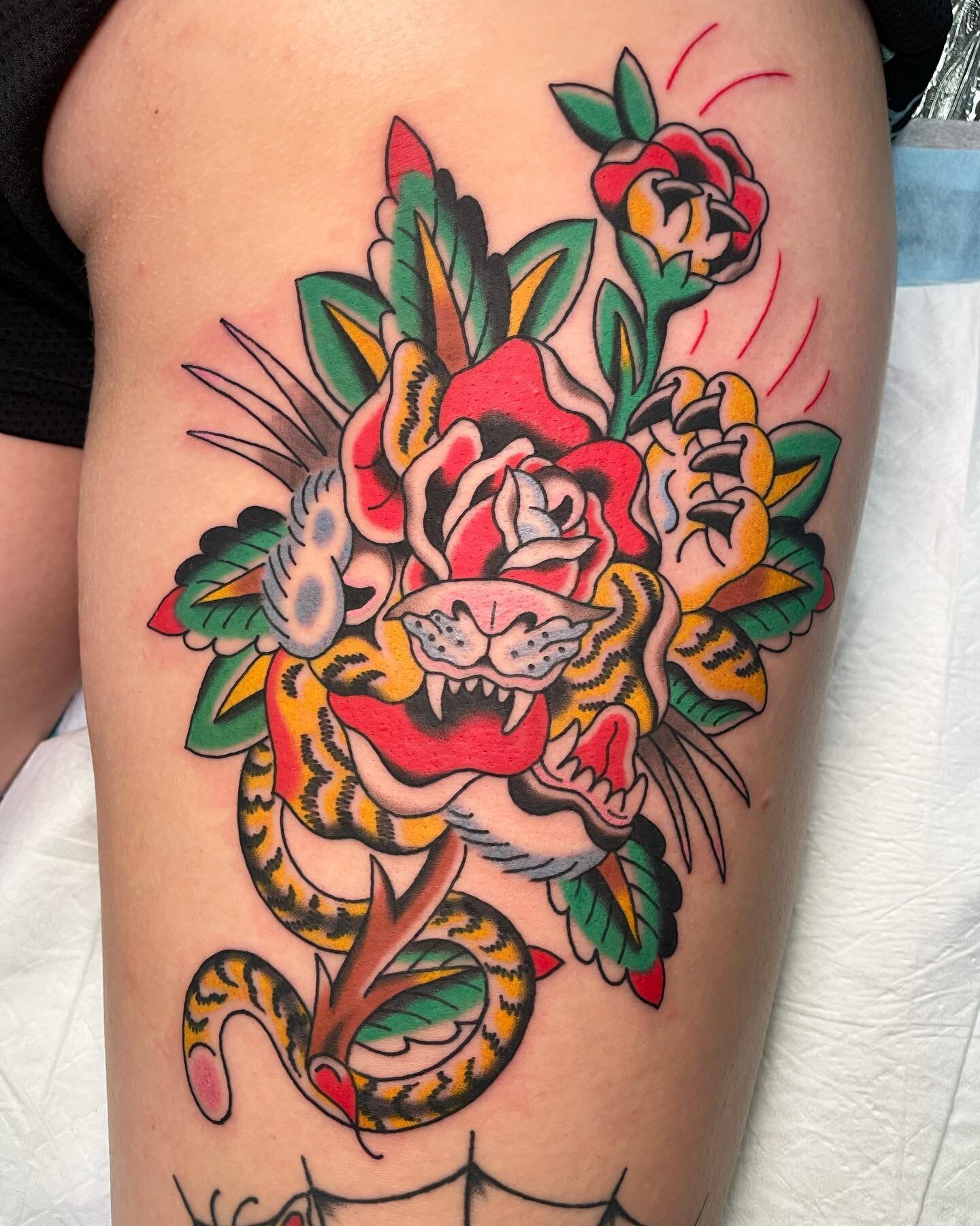 Tiger Rose morph made for Tyla @wa.ink.tattoo 
I&rsquo;m now taking bookings for March 💫
.
.
.
#traditionaltattoo #fremantletattoo #tigerrose #chromatattooink #irontempertattoosupplies