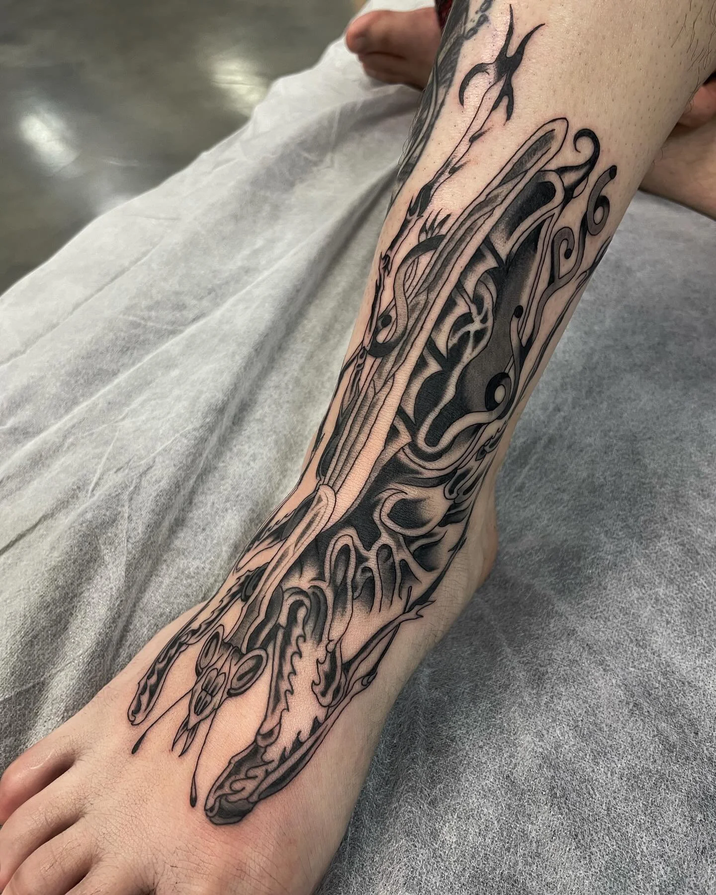 Anatomical mantis for @ashparnham 
@wa.ink.tattoo
