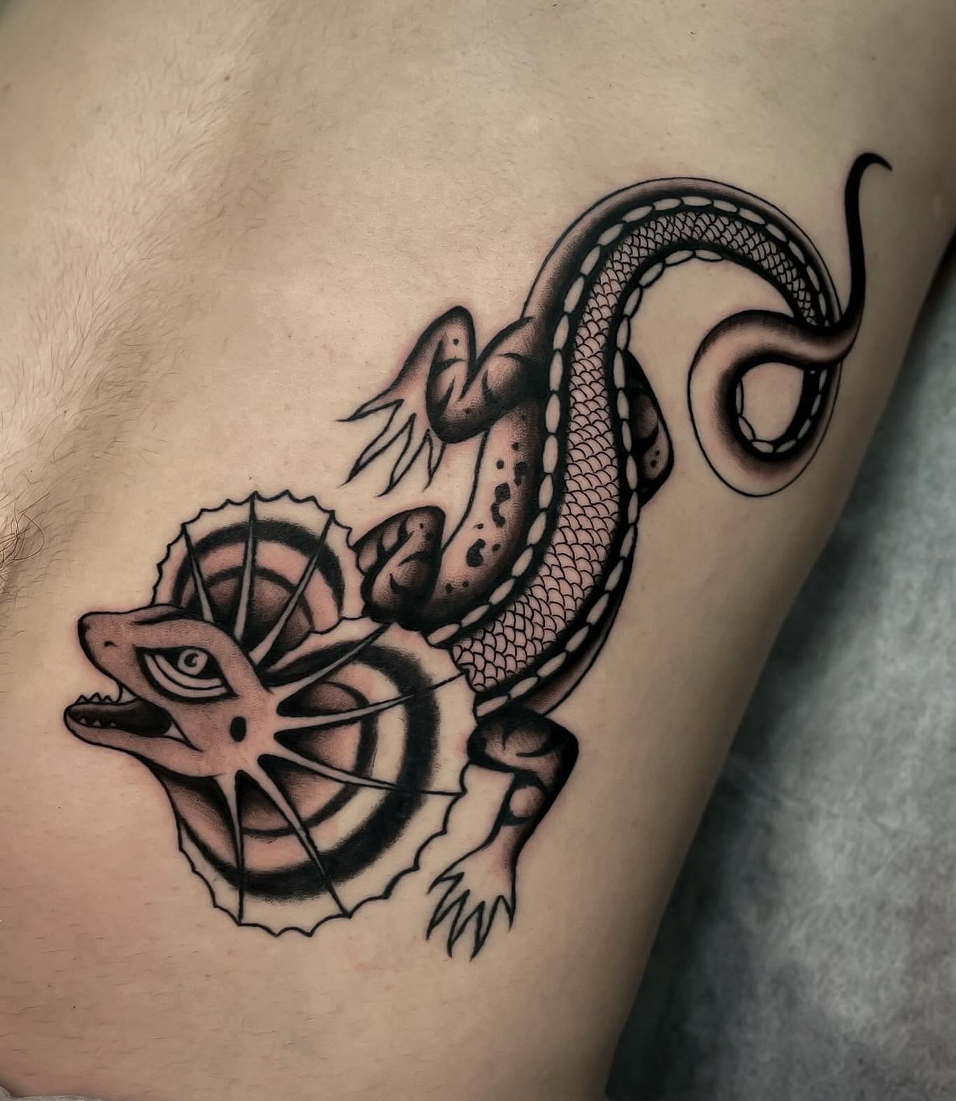 Frill neck Lizzard for Ben! Half healed, half fresh β
β β
made at @wa.ink.tattoo