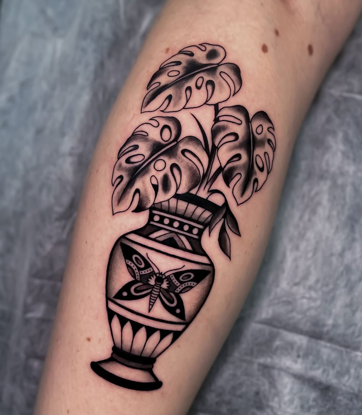 Some variegated monstera for Rachel, always a pleasure βΏ β βΏ made at @wa.ink.tattoo