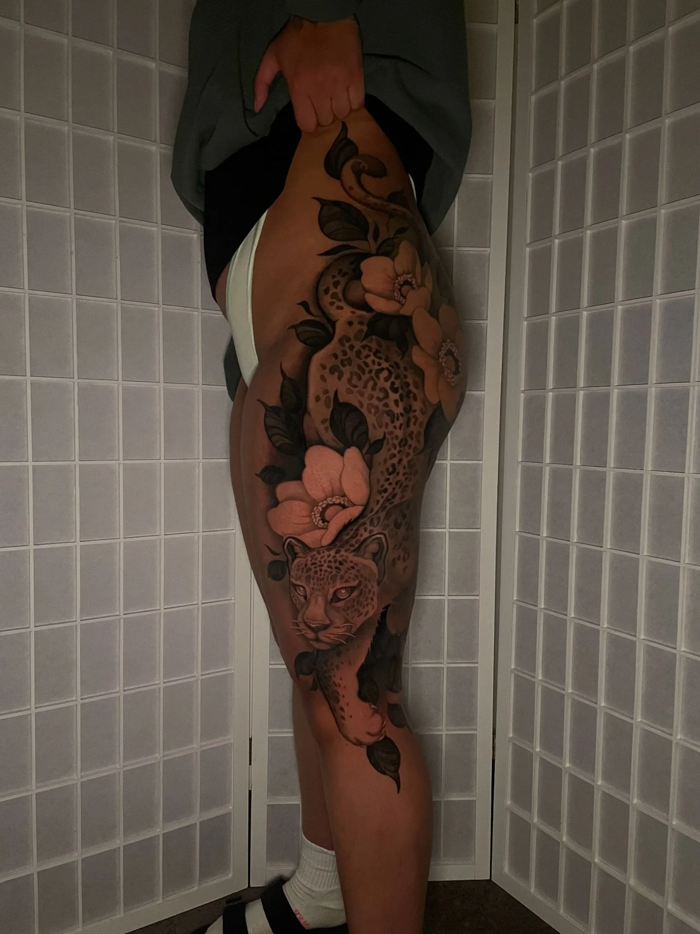 LEOPARD π
Thank you Milliieeeeee xxx
Books are closed, December will open soon
Please follow the link in my bio for all booking enquiries
Tiktok: MaiyaArt_
Facebook: Maiya Art
#tattoo #tattooartist #blackandgreytattoo #art #illustrative #leo