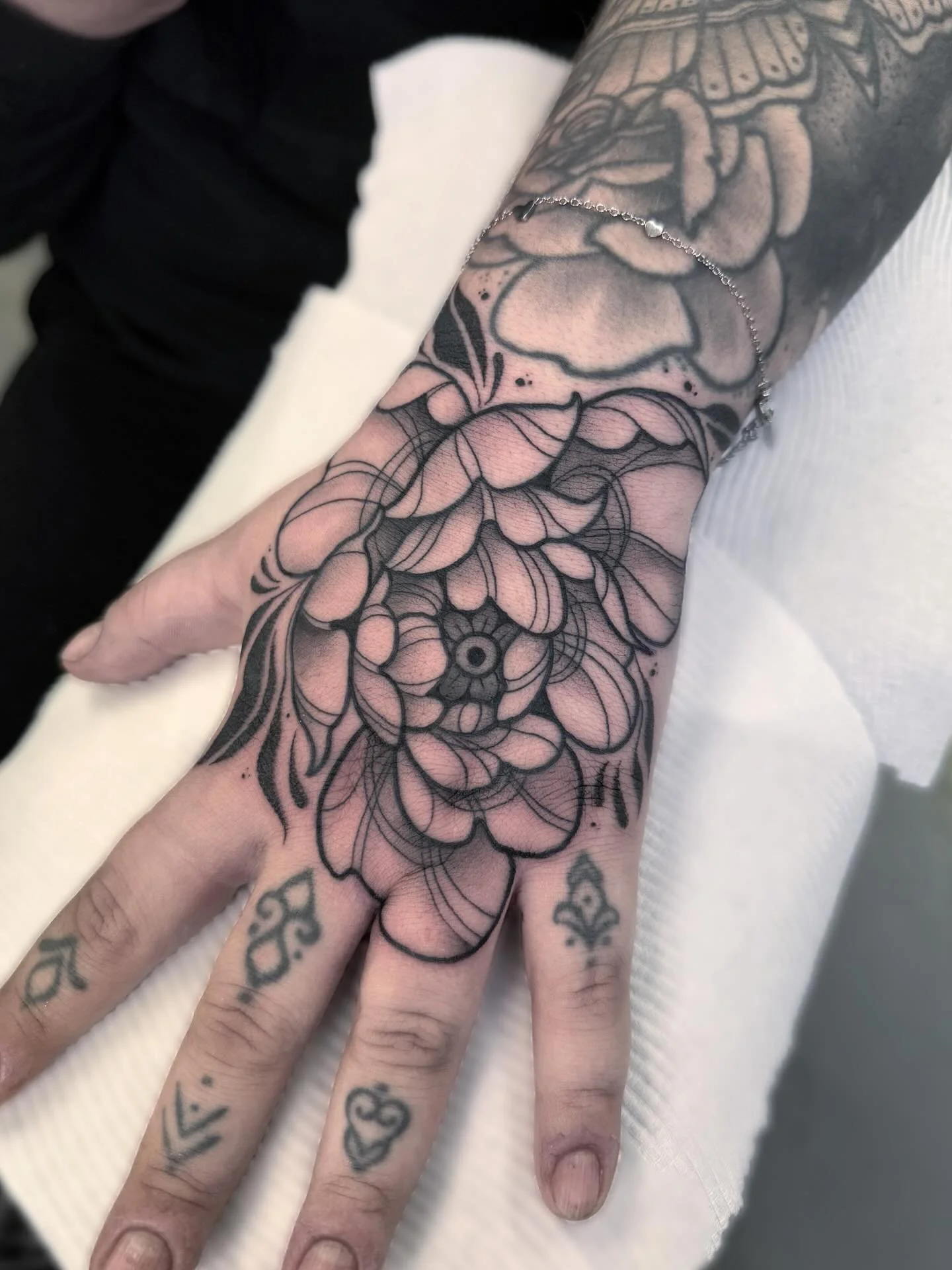 Hand floral for Emilee π· thank you for coming in I had a blast! Drop me a DM to book in π€ space available in the next couple weeks β¨