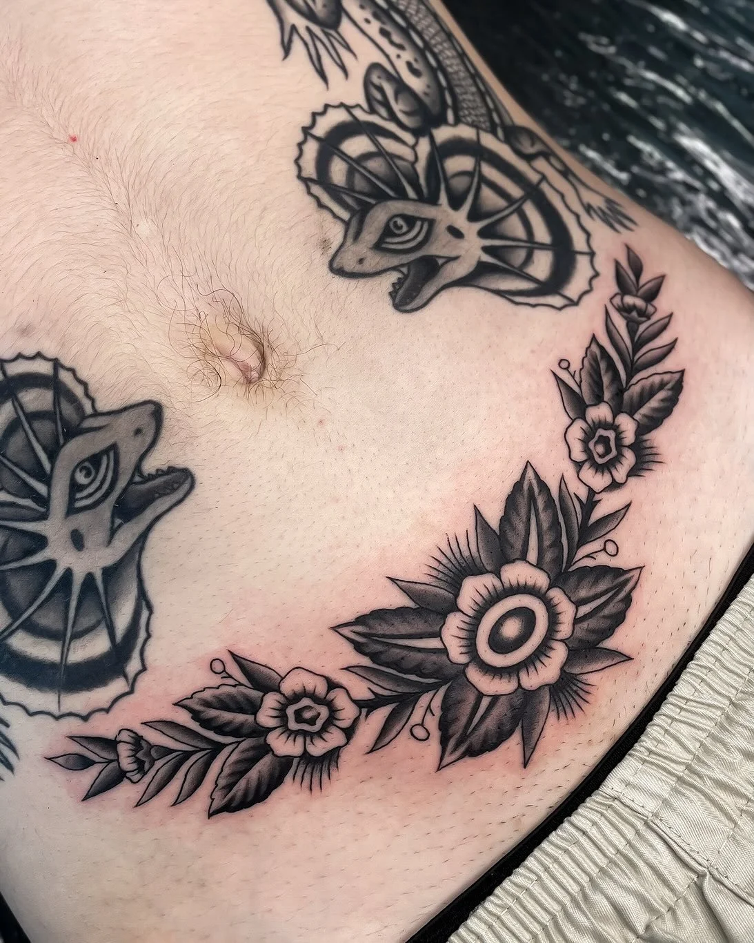 Belly buster today for Ben below some healed frill necks from a few months ago, thanks for your continued trust! β
β β
Made during my guest spot at @marketplacefreo