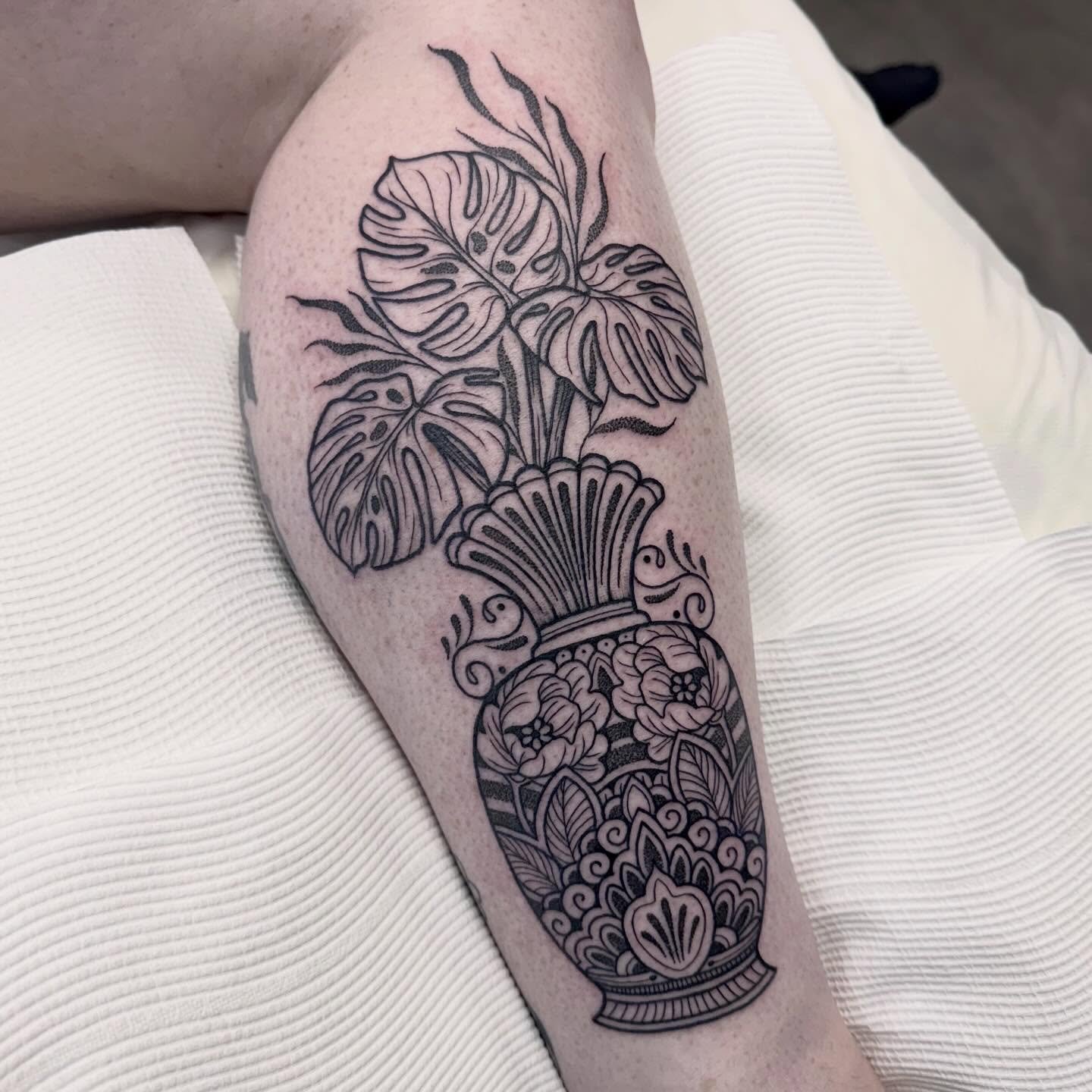 Ornamental piece from my flash for Faith 🪴
Drop me a DM or email hayliefarrell@icloud.com to book in! Now taking bookings for April ✨
Located - 📍 @wa.ink.tattoo in Freo